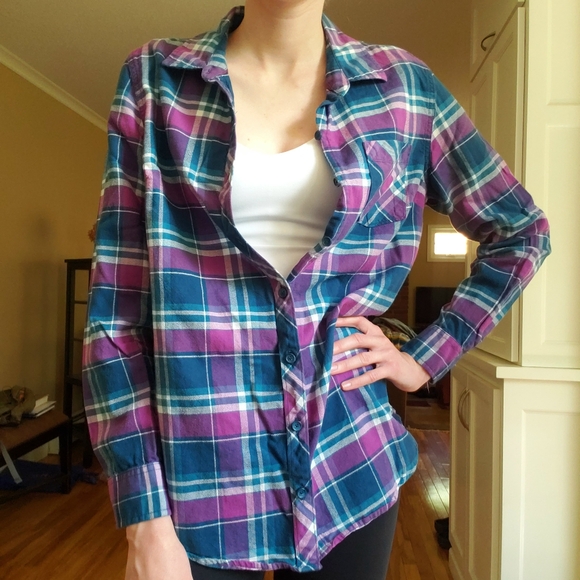 Tommy Hilfiger Plaid Button Down Shirt - Picture 5 of 5